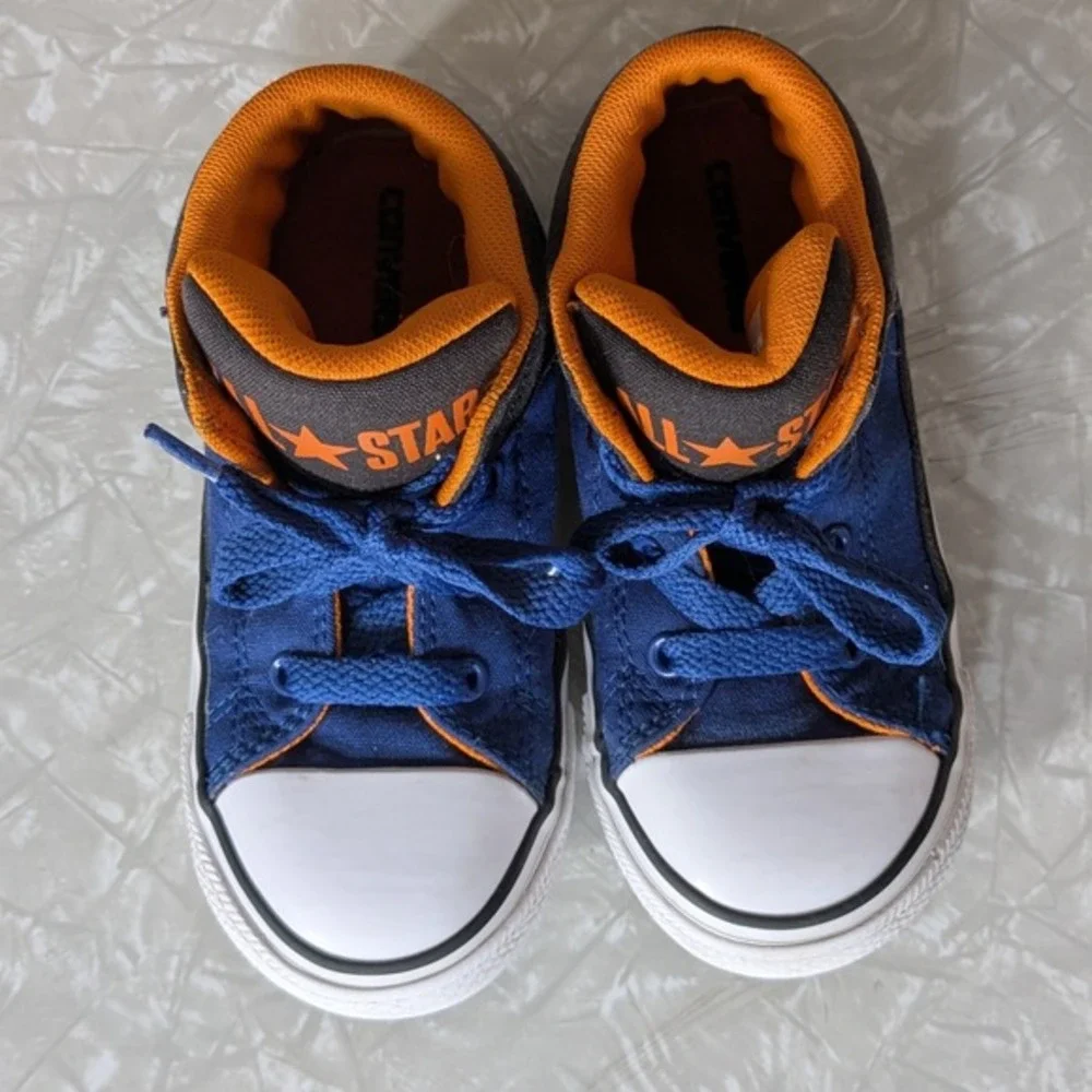 Converse navy signature toe